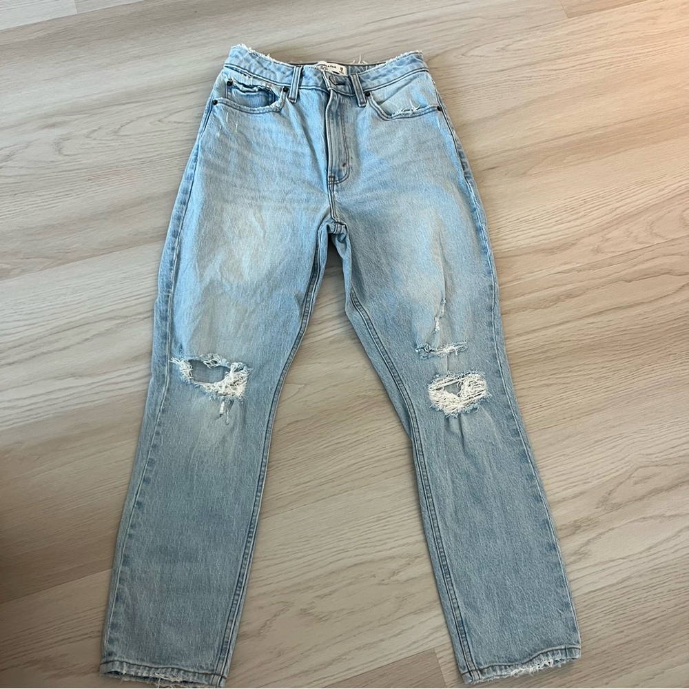 Abercrombie & Fitch High Rise Mom Jeans